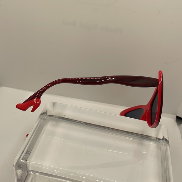 Red Face A Face Sunglass - Picture 8 of 9